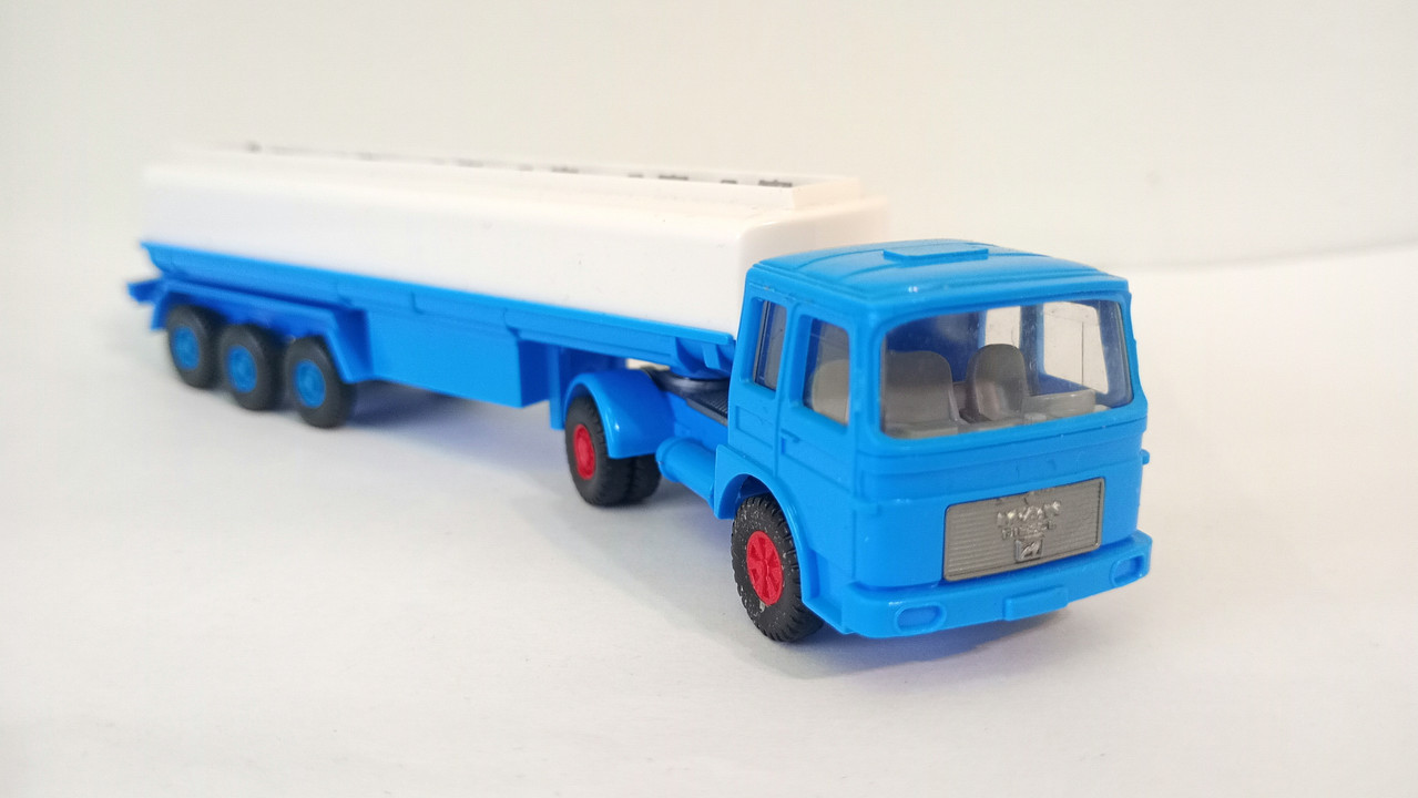 Mach (3805)