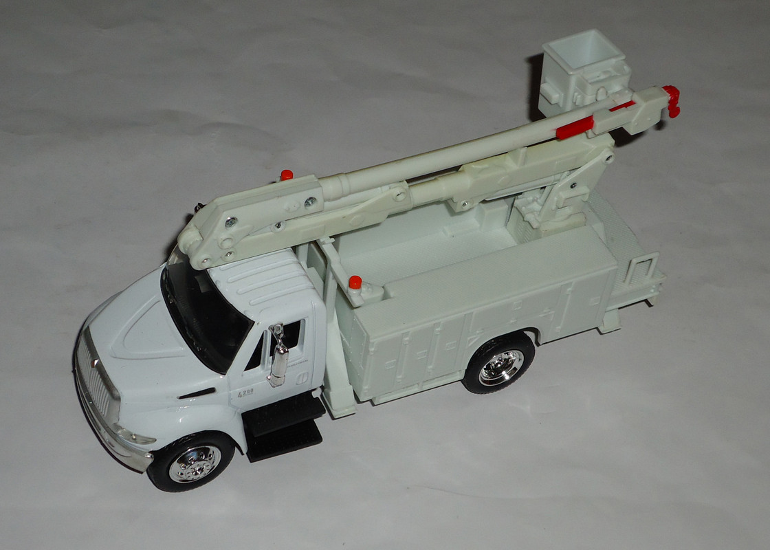 Internatinoal-4200 Maintenance Truck