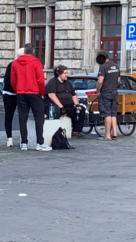 photo_5764980391076281455_y