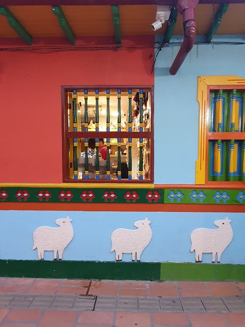 DIA 10: MARATON MEDELLIN – GUATAPÉ - Colombia y Curaçao Verano 2022 (8)