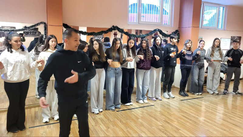 b7d43253 0b42 41a2 b301 8bd20fd531f2