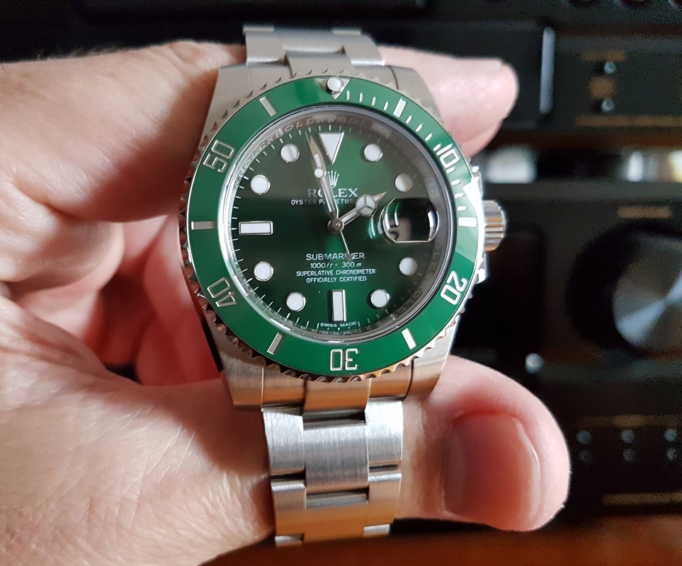 Rolex Submariner 40 mm Ref. 116610LV 'Hulk'