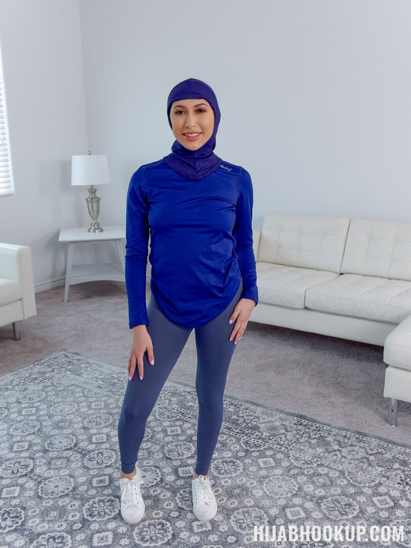 hijabhookup_penelope_woods3_002