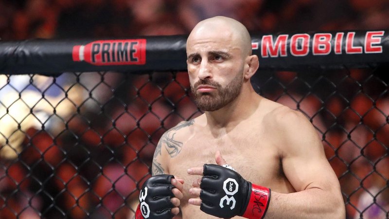 Александър Волкановски приел битката в UFC 294, защото почнал да се депресира