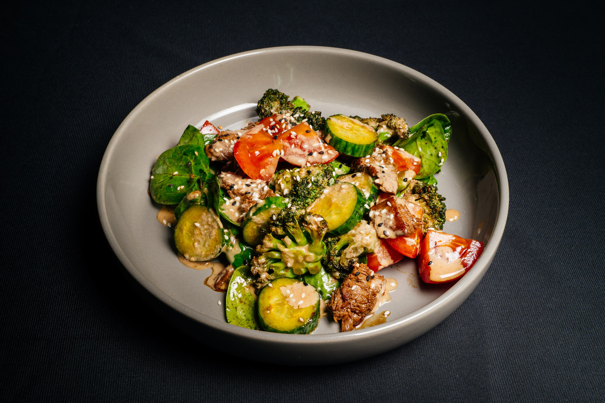 Брокколи с телятиной в азиатском соусе