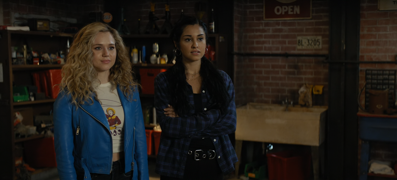 Stargirl.S02E02.Summer.School.Chapter.Two.1080p.10bit.AMZN.WEB-DL.DDP5.1.HEVC-Vyndros.mkv_snapshot_2