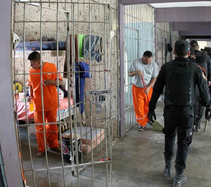 Detectan peligroso nivel de arsénico en agua de cárceles en California