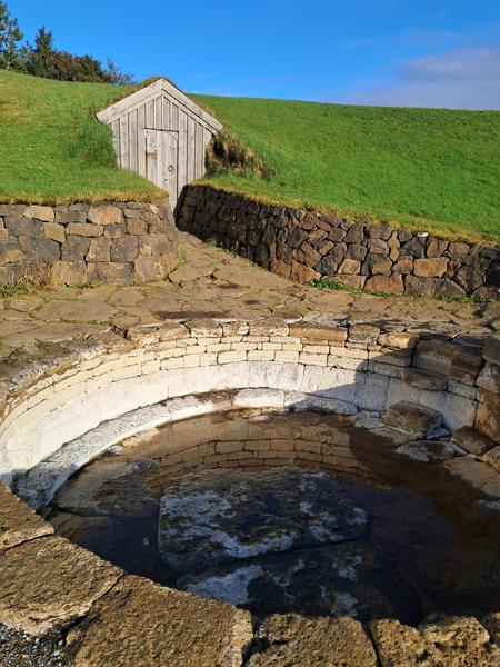 Del agua que brota de la lava al asfalto de la capital - Islandia, donde la tierra ruge. (4)