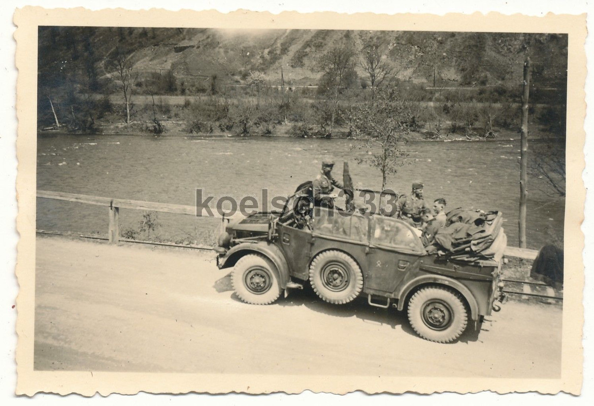 Foto schwerer Einheits PKW Kübelwagen Kennung 4.