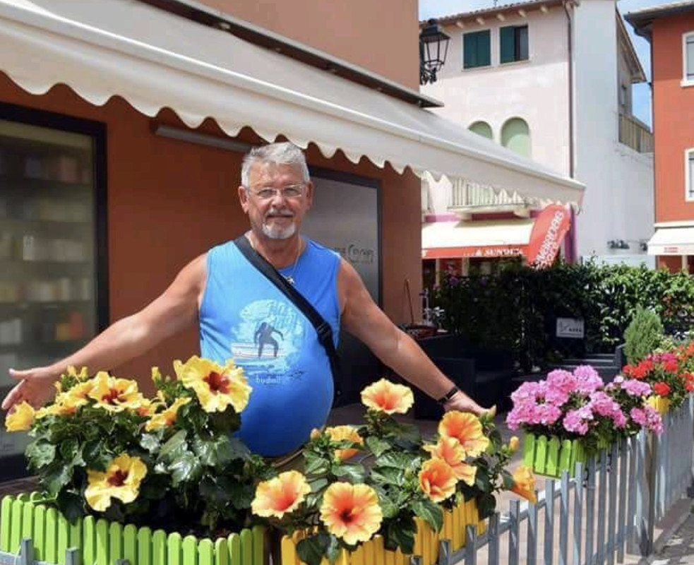 E46D9F43-225B-4284-9636-4B72CC676E0C