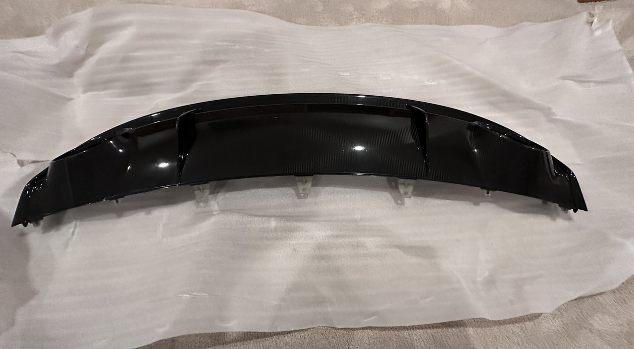 RS7_CF_Diffuser_02