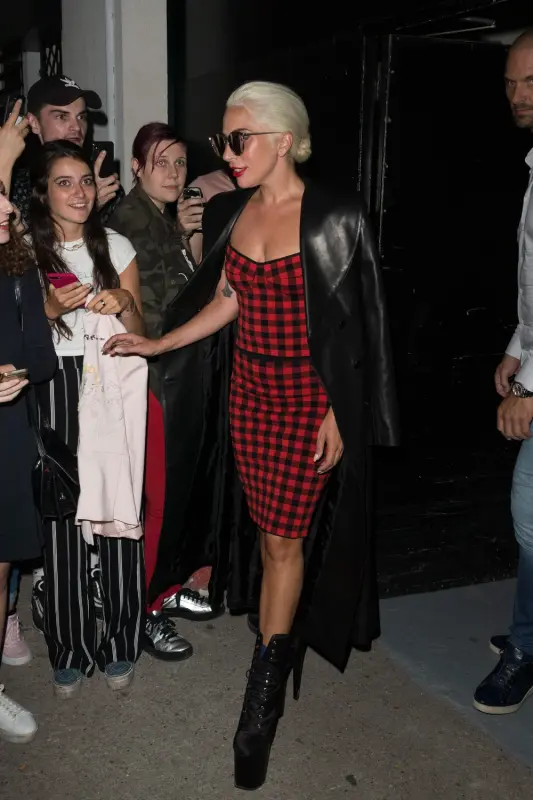 8-28-18-Leaving-studio-in-Paris-001.webp