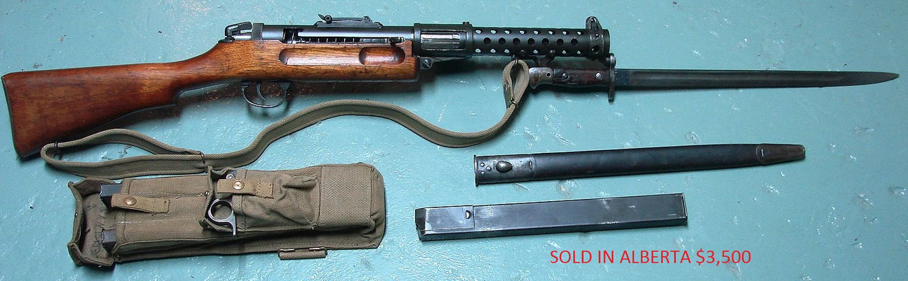 Mk1 Lanchester SMG dated 1942 with Enfield Pattern 1907 Enfield bayonet (2)