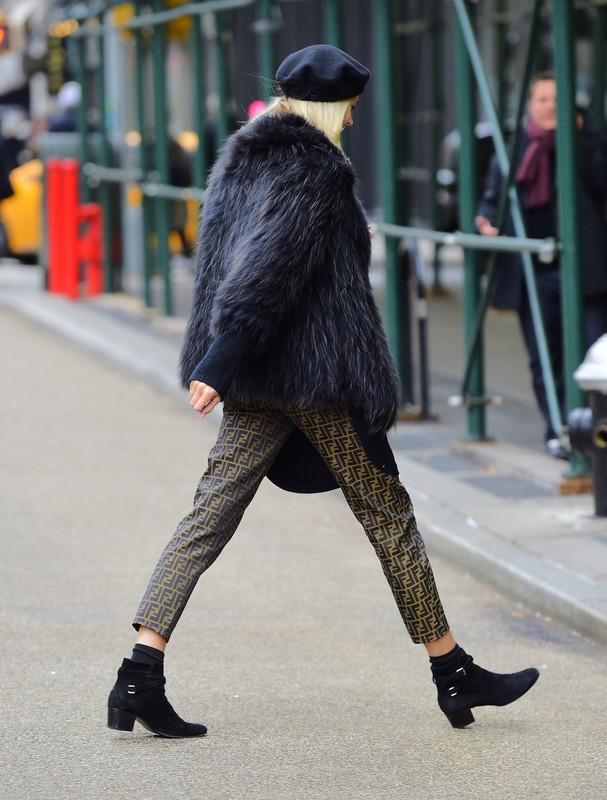 3D59A3EF-221A-4B61-BD44-D4B6F6DDF398