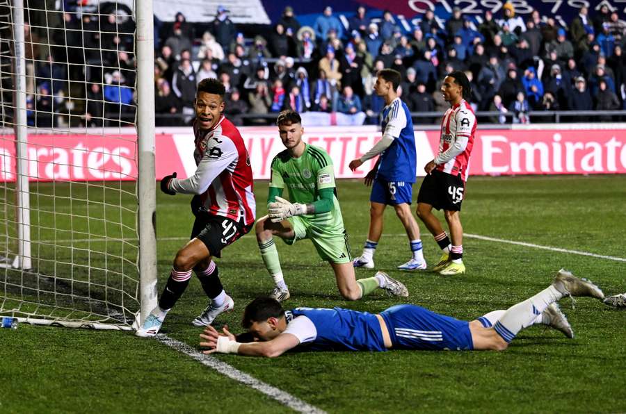 AFC Bournemouth vs Brentford, 02h30 ngày 04/03