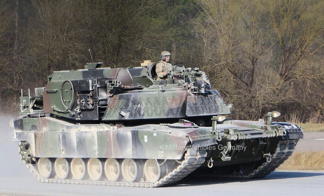 1_35 M1 Abv (assault Breacher Vehicle).