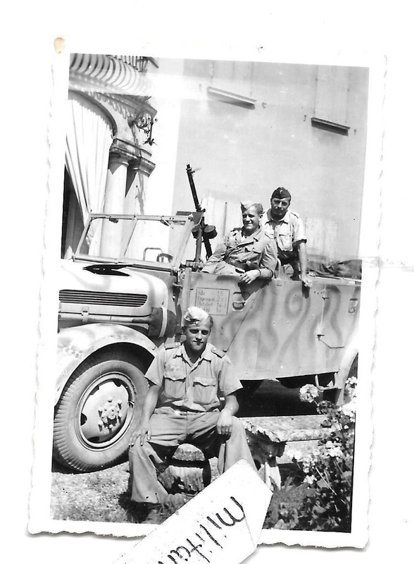Foto 1943 Kreta Gebirgsjäger mit Kübelwagen Tarn
