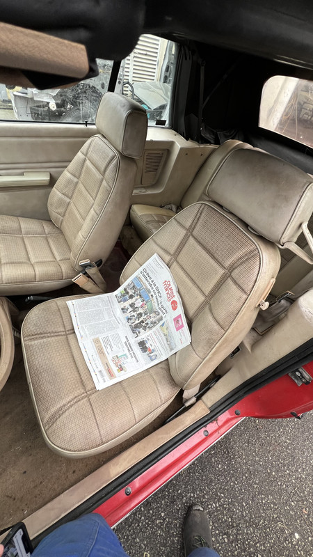 Intérieur avant et arrière alliance rouge