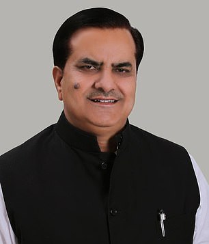 Sukhbir Singh Jaunapuria termasuk di antara 24 anggota parlemen India yang dites positif terkena virus corona