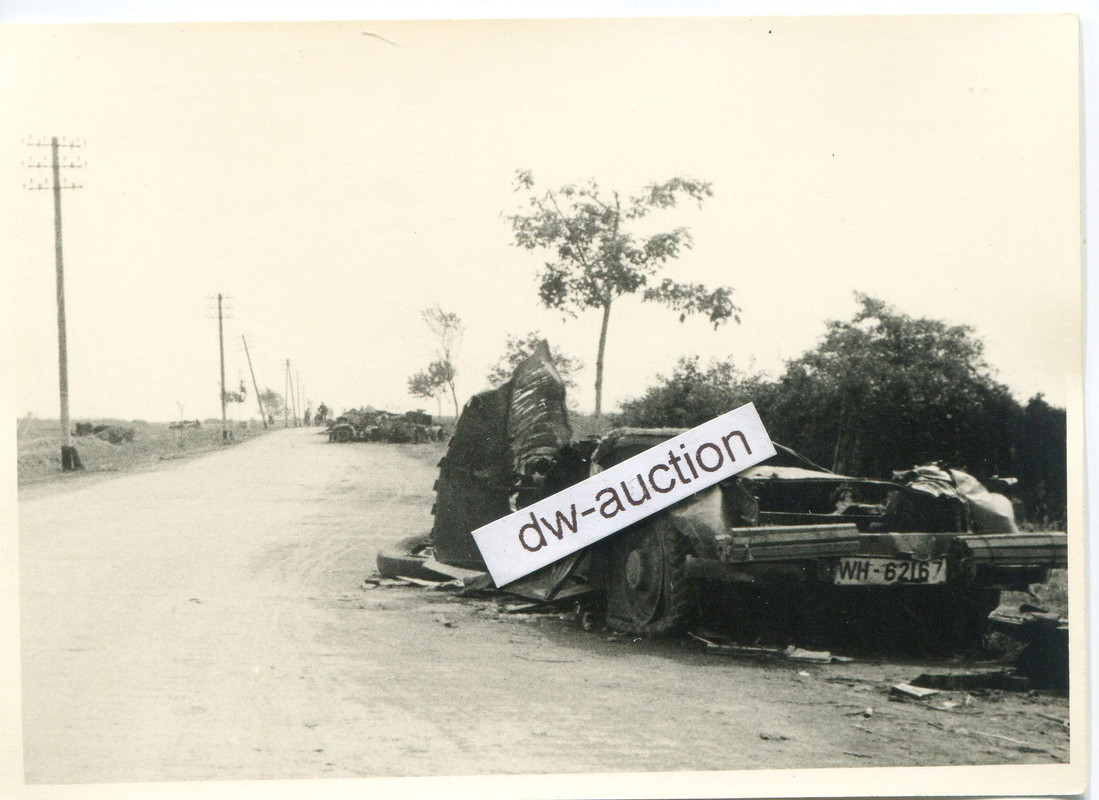 257 Infanterie Division , zerstörtes dt. Fahrzeu