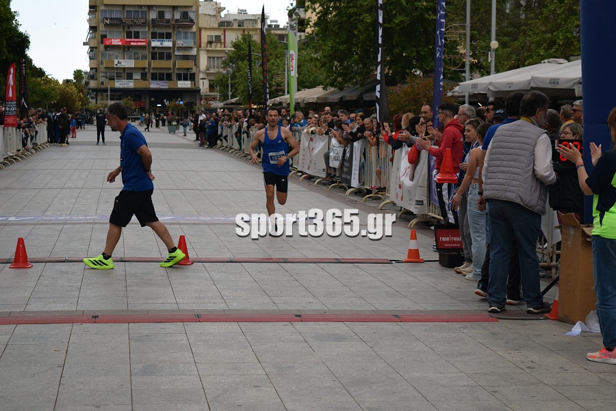, 23&omicron;&sigmaf; &Alpha;&gamma;ώ&nu;&alpha;&sigmaf; &Delta;&rho;ό&mu;&omicron;&upsilon; &Kappa;&alpha;&lambda;&alpha;&mu;ά&tau;&alpha;&sigmaf;: &Mu;&iota;&alpha; &pi;&omicron;&lambda;ύ&chi;&rho;&omega;&mu;&eta; &gamma;&iota;&omicron;&rho;&tau;ή &alpha;&theta;&lambda;&eta;&tau;&iota;&sigma;&mu;&omicron;ύ &mu;&epsilon; &pi;&rho;&omega;&tau;&iota;έ&sigmaf; &Mu;&pi;&omicron;&upsilon;&rho;ί&kappa;&alpha; &kappa;&alpha;&iota; &Zeta;&omicron;&sigma;&kappa;ί&nu; (&phi;&omega;&tau;&omicron;&gamma;&rho;&alpha;&phi;ί&epsilon;&sigmaf; &kappa;&alpha;&iota; &beta;ί&nu;&tau;&epsilon;&omicron;)