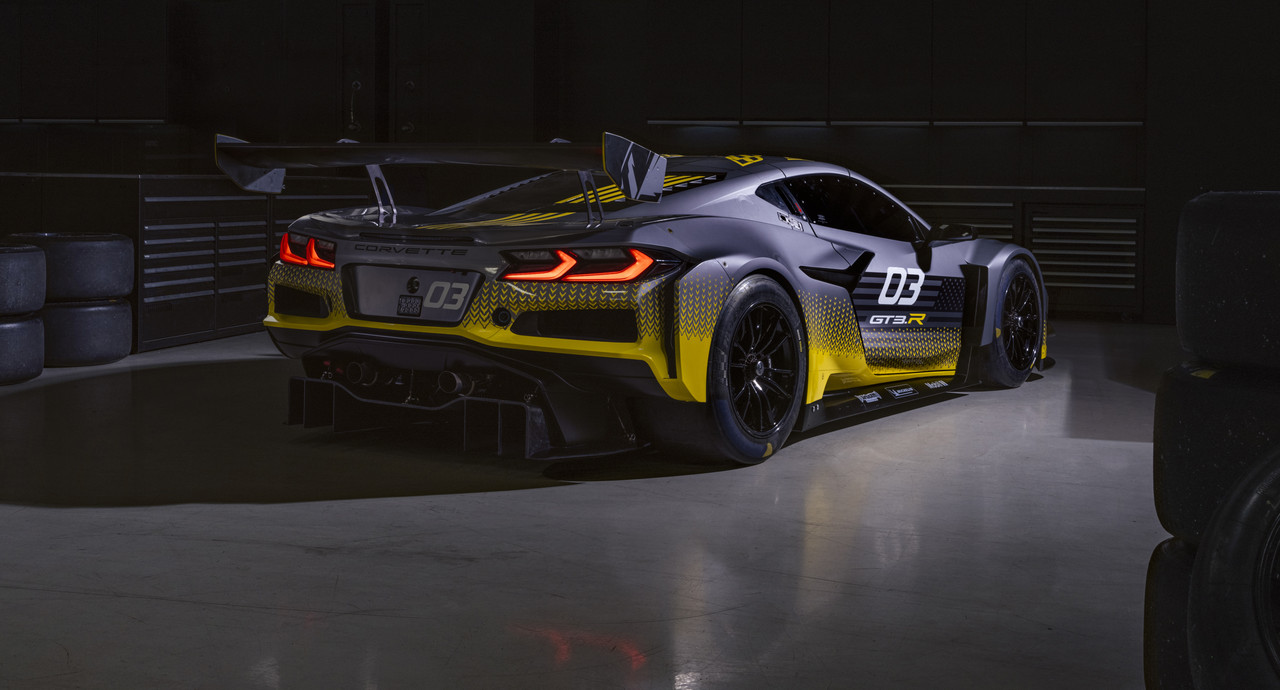 2024-chevrolet-corvette-z06-gt3r-006