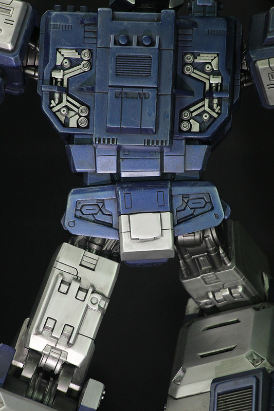 Imaginarium-Arts-Soundwave-Statue-Colored-06