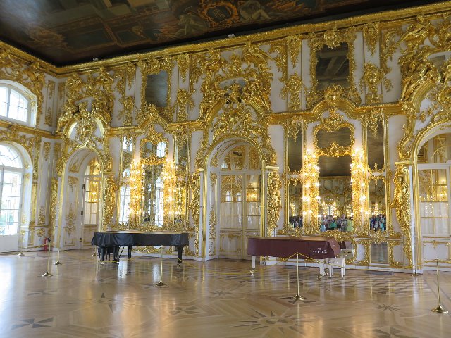 RUSIA LOW COST: Una semana entre S. Petersburgo y Moscú - Blogs de Rusia - DIA 3: Palacio de Catalina, Chesme Church y cena de 10 (5)