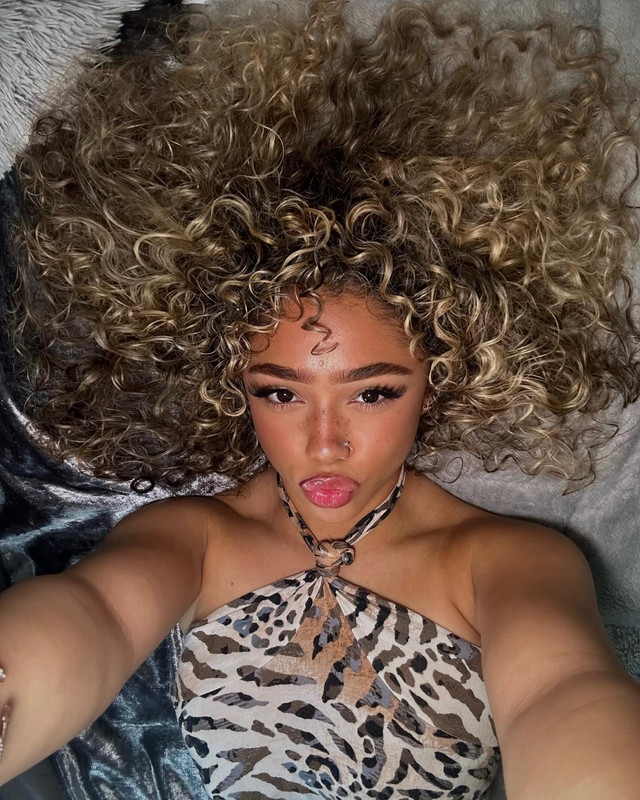 shanaimay posts 2024-02-07 10.39 C3Dn_OYCE8y_3_3 422637662_18297179077194394_2011810639780210337_n