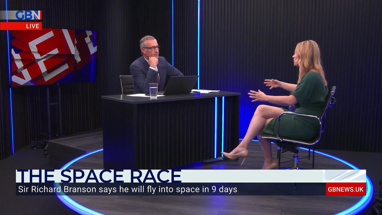 Space race Branson and Bezos will fly to space.mp4_snapshot_04.38_[2021.07.02_23.14.52]