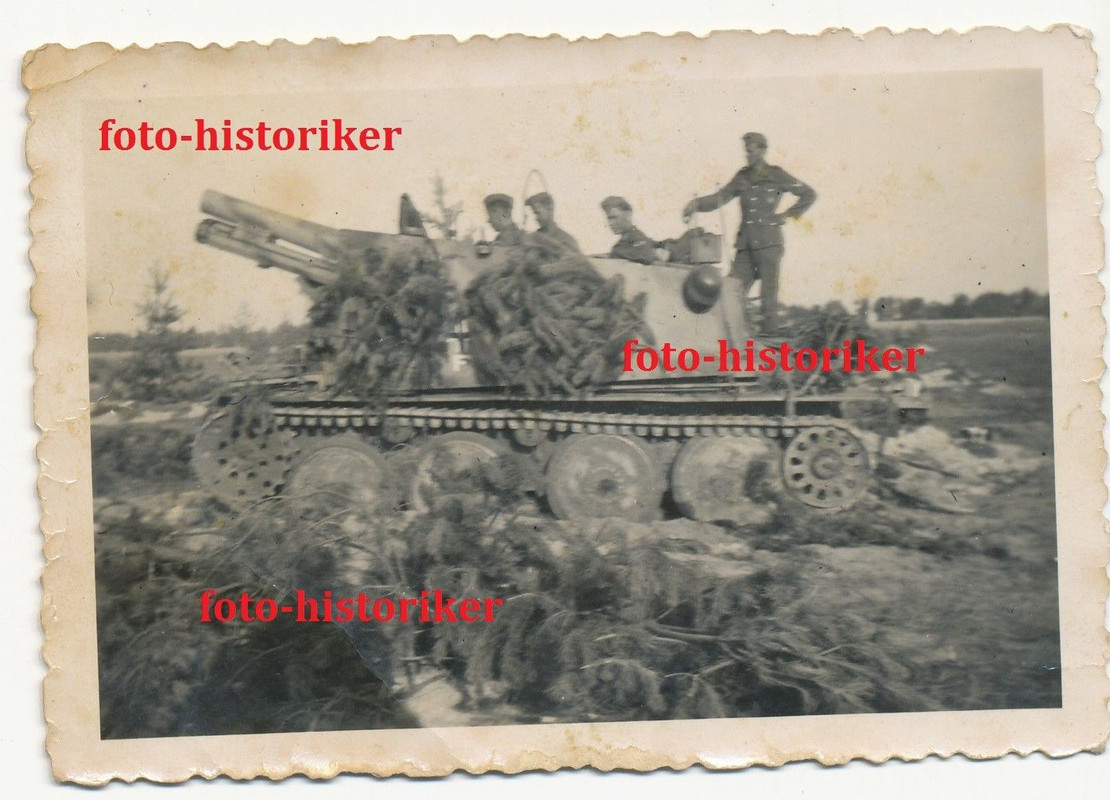 Besatzung auf SDKFZ 138-1 Grille Selbstfahrlafette Panzer Füs Re