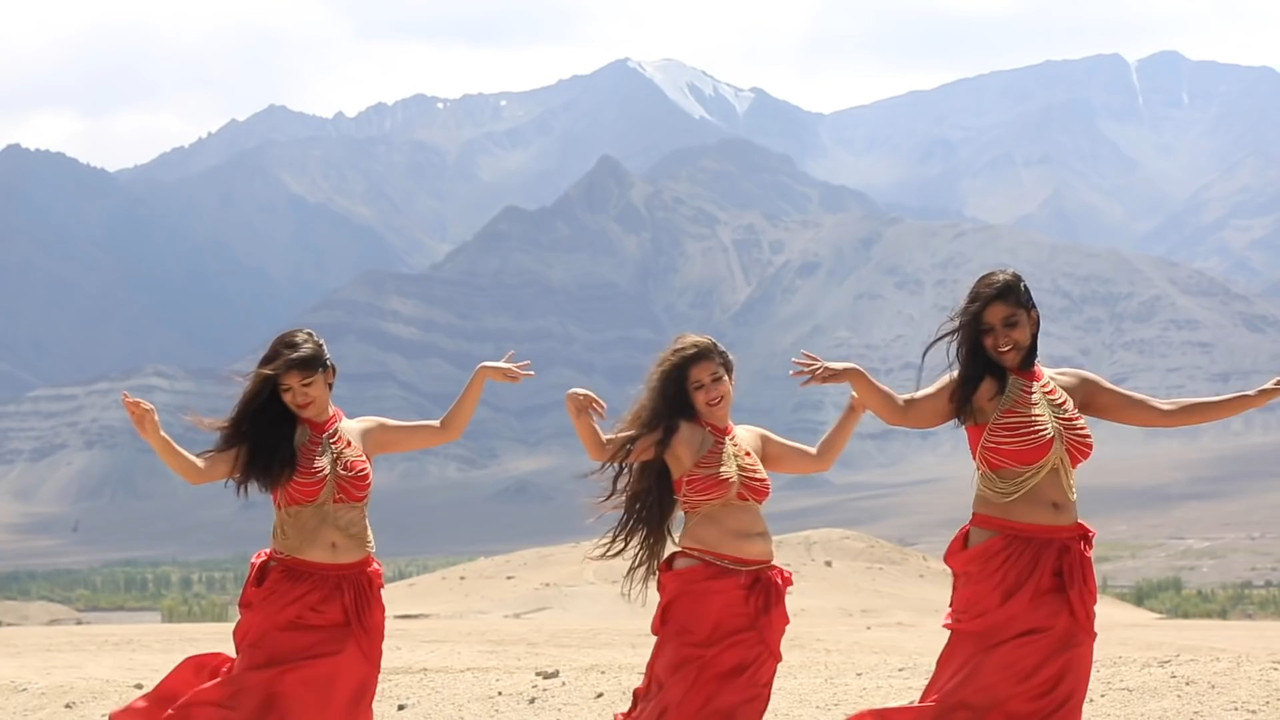 sexy belly dance.mkv_snapshot_03.01.515