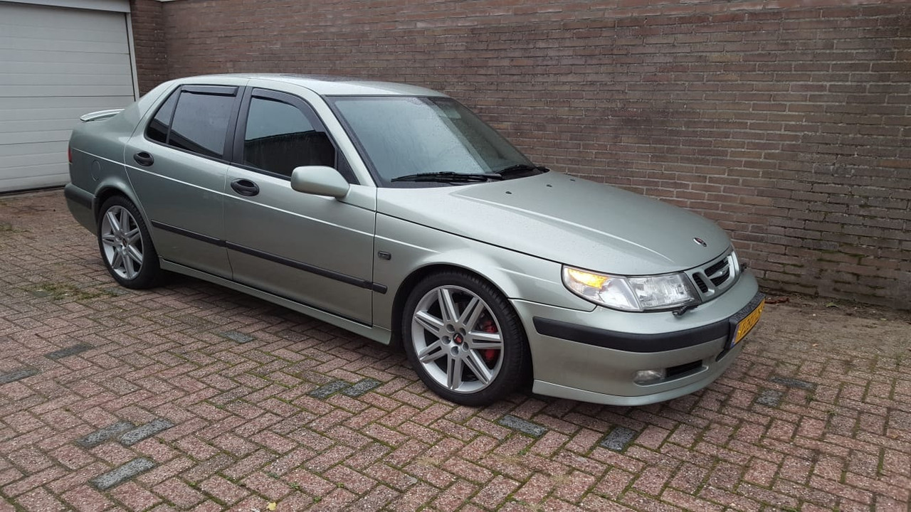 Cadillac onder Saab...