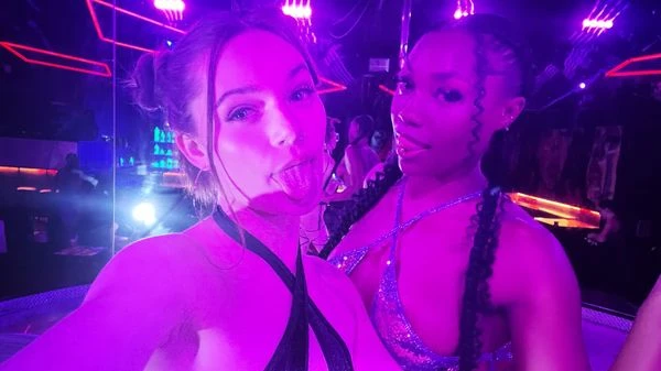 Mofos - Juniper Ren, Alexis Perez, Peach, - Sex In The VIP Room