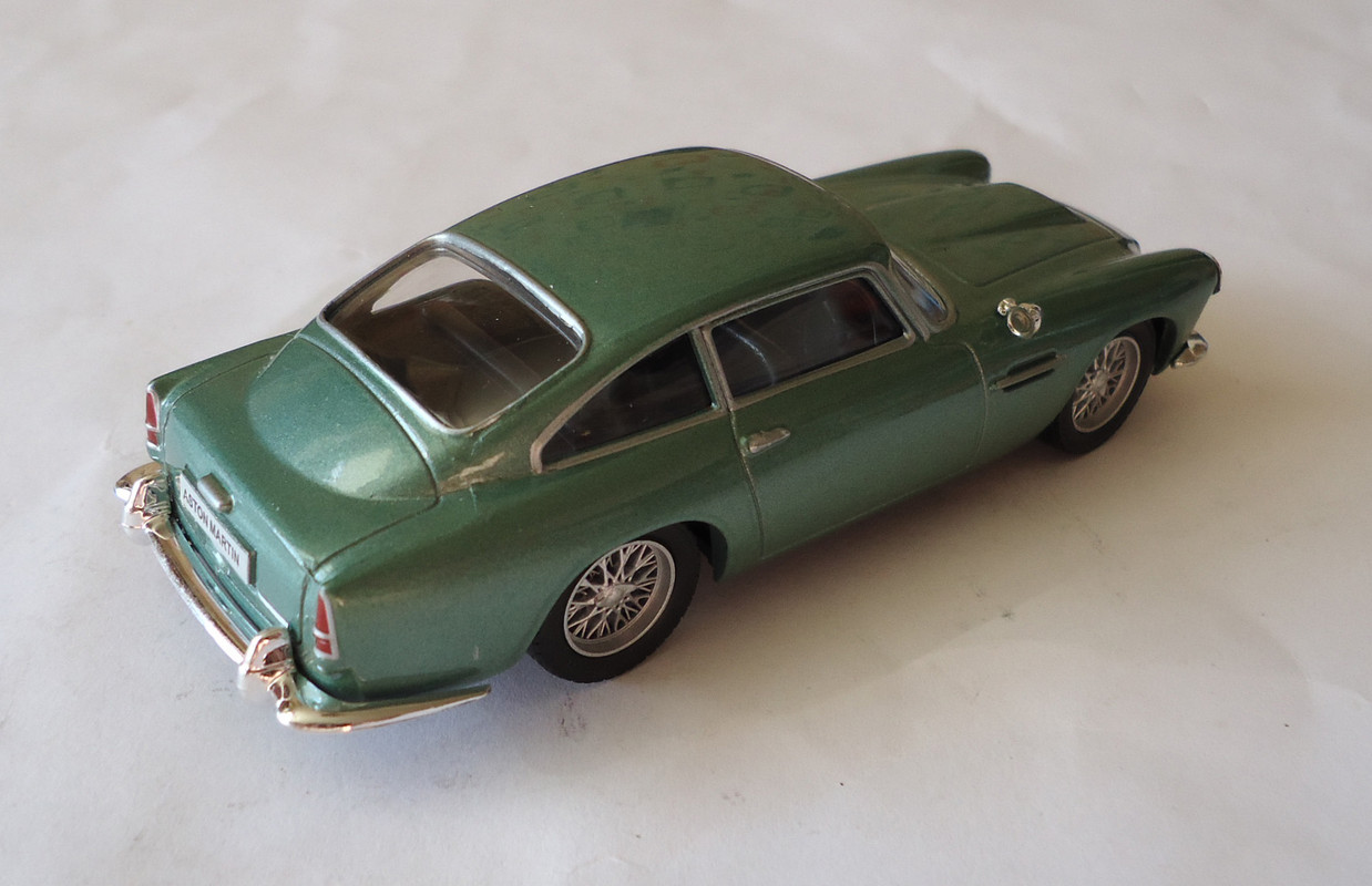 Aston-Martin-DB4 Coupe 1