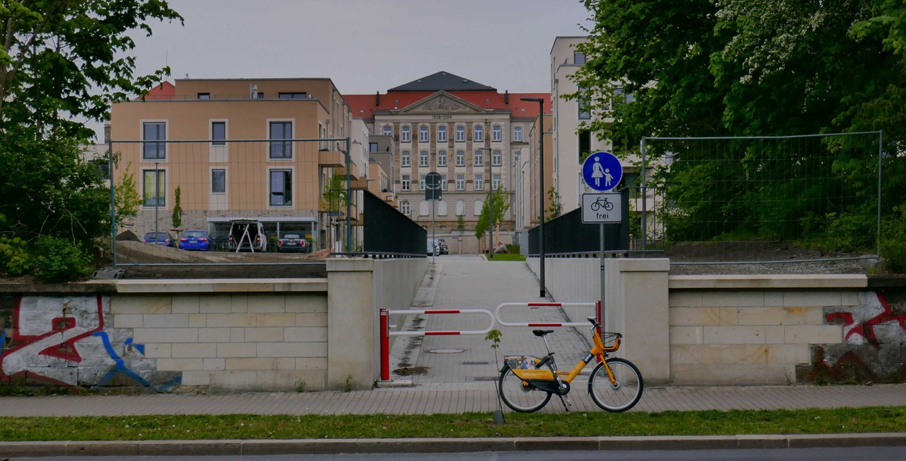 Bild: https://i.postimg.cc/fTc7HT7V/P1190733.jpg