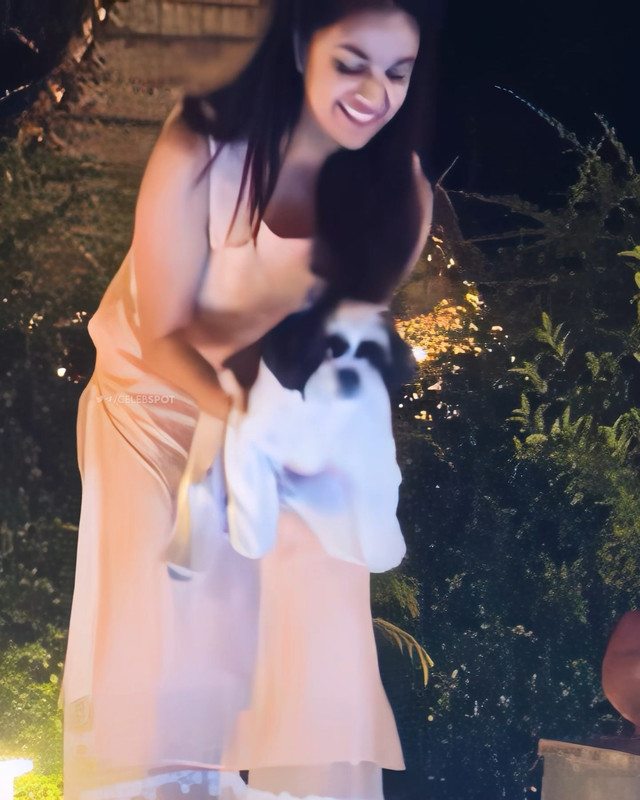 Keerthi Suresh Boobs slip.mp4_snapshot_00.00.186