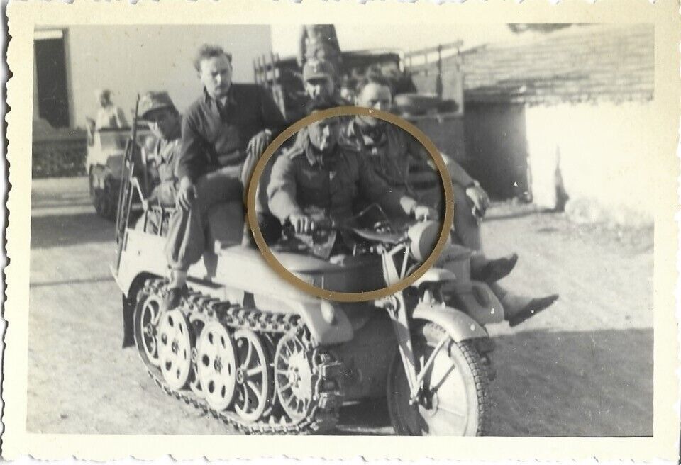 Kleines Kettenkraftrad Typ HK 101 (Sd.Kfz. 2) m. Besatzung