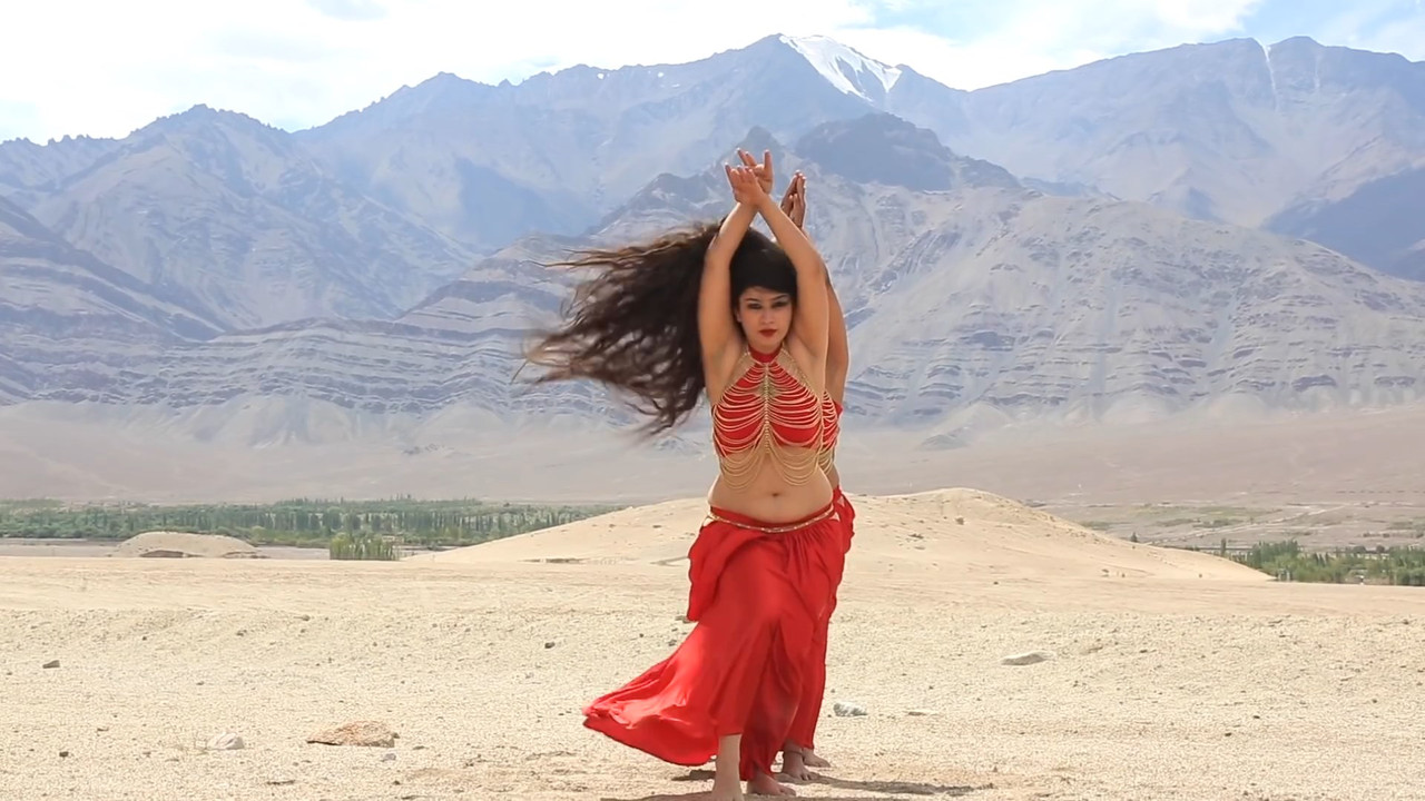 sexy belly dance.mkv_snapshot_00.13.197