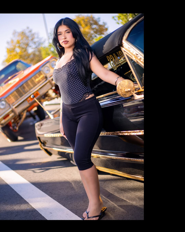 GG821Model sarahbellla shooting it raw