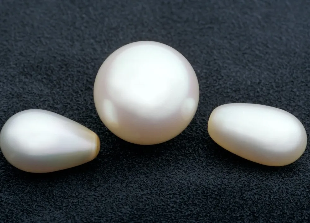 How Do Oysters Make Colored Pearls