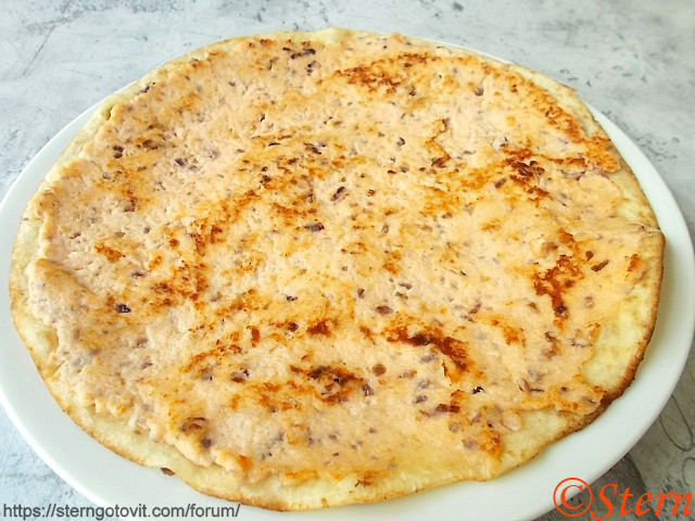 Лахмаджун с лососем на тортилье