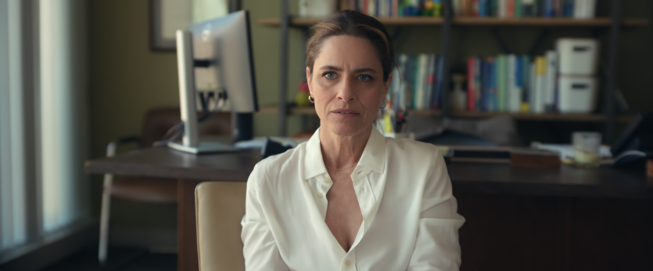 Your.Friends.and.Neighbors.S01E02.Deuce.2160p.ATVP.WEB-DL.DDP5.1_2300.mkv_snapshot_11.02_[2025-06-11