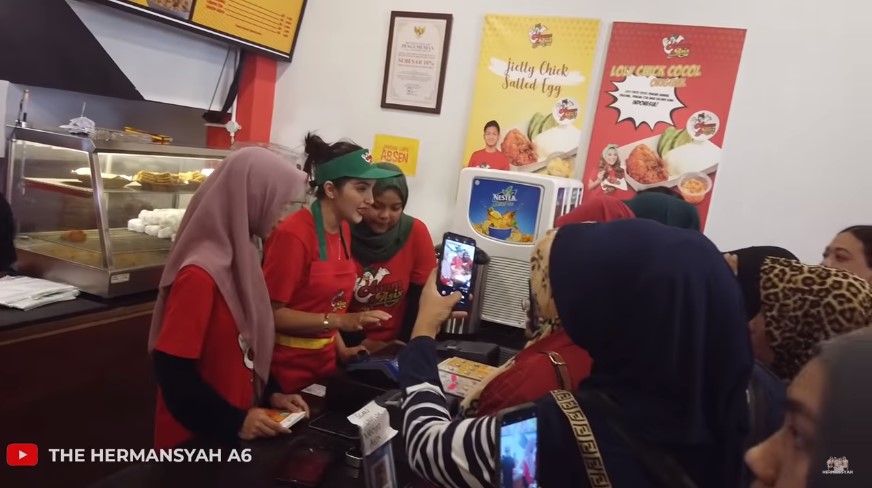 Ashanty jadi kasir