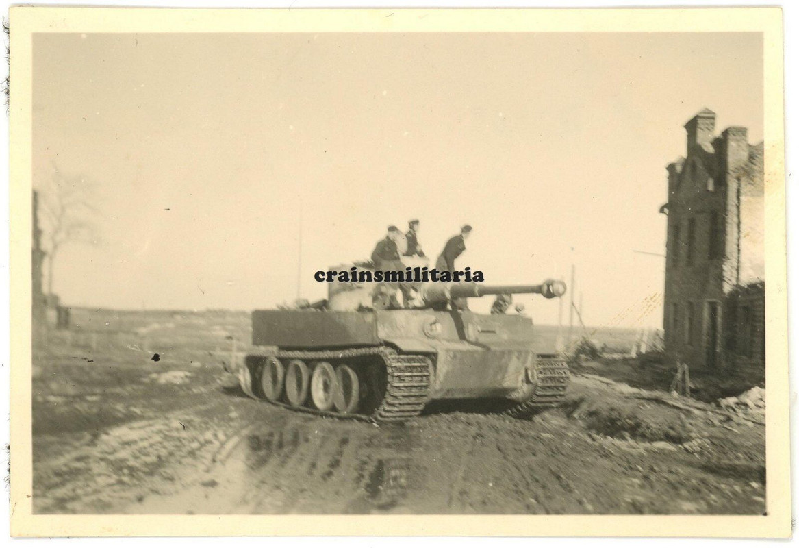 Orig-Foto-TIGER-Panzer-VI-Tank-im-Angriff-Nikolskoje-b-Leningrad-Russland-1943 (1)
