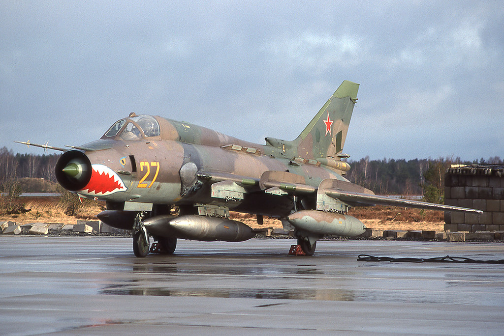 20 GvAPIB Su-17M4 27 yellow_12204 (8)b [Gross-Dölln 4.94]