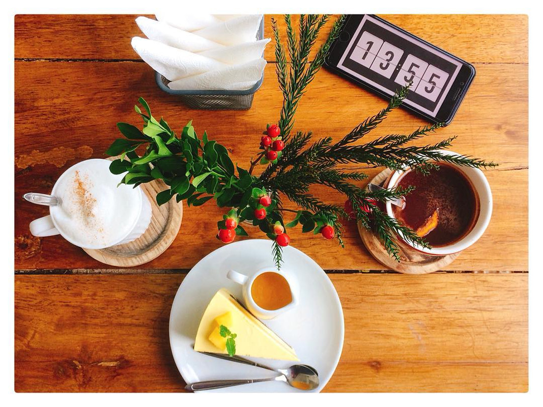 Mê mẩn 8 QUÁN CAFE DECOR GIÁNG SINH siêu lộng lẫy ở Hà Nội cho các tín đồ sống ảo - ảnh 50 me man 8 quan cafe decor giang sinh sieu long lay o ha noi cho cac tin do song ao - anh 50