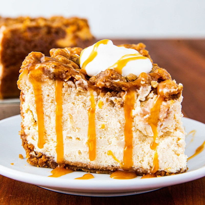 Apple Crisp Cheesecak