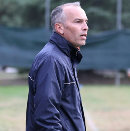 ΣΤΗΝ ΚΟΡΥΦΗ ΜΕ ΤΗΝ ΥΠΟΓΡΑΦΗ ΤΟΥ «ΔΙΚΟΥ ΜΑΣ» ΘΑΝΑΣΗ ΒΙΛΔΟΥ Ο ΜΥΤΙΚΑΣ ΚΑΛΥΒΙΩΝ