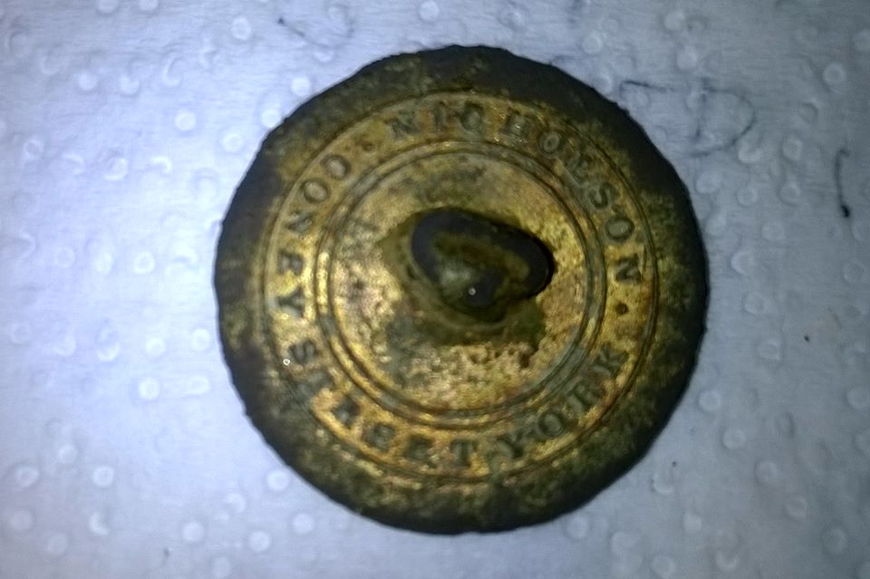 buttongold2